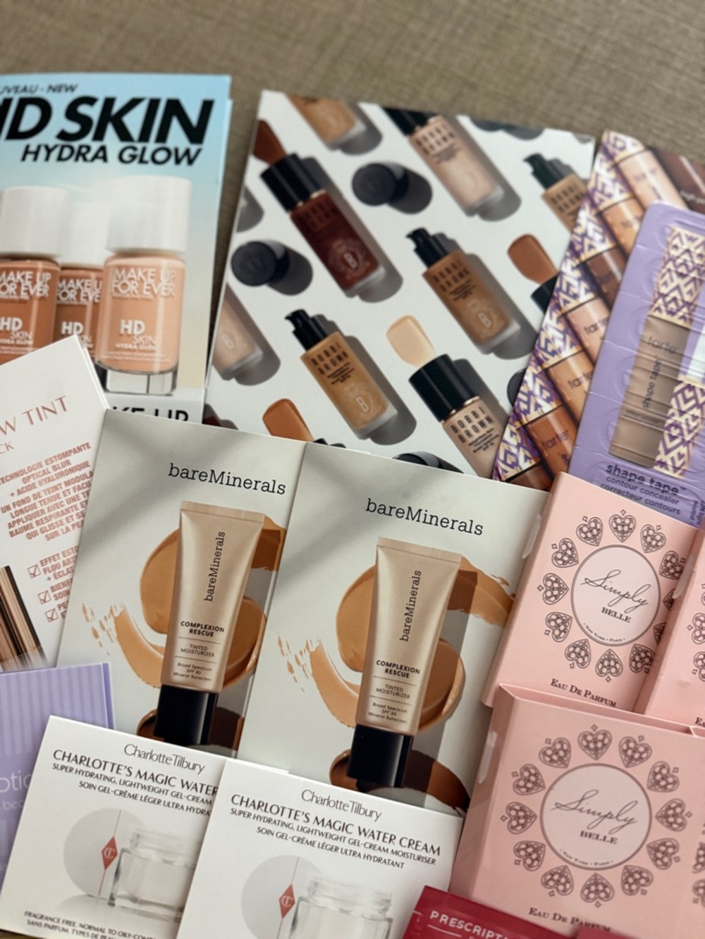 ๐ Assorted Beauty Samples Bundle - Picture 9 of 9